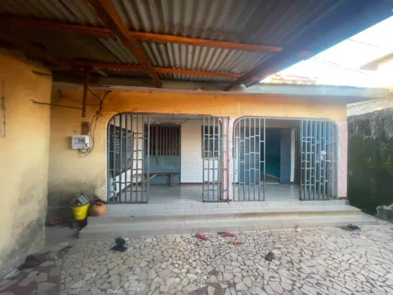 Terrain de 250 m² à vendre à Soloprimo - image 2